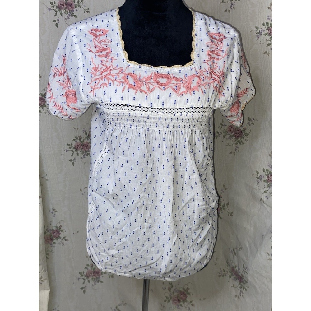 THML Top Smocked Womens Blouse SMALL Embroidered Great Detail Blue/coral Accents